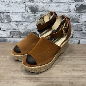EUC Marc Fisher Tan and Black Espadrille Wedges Size 7.5M